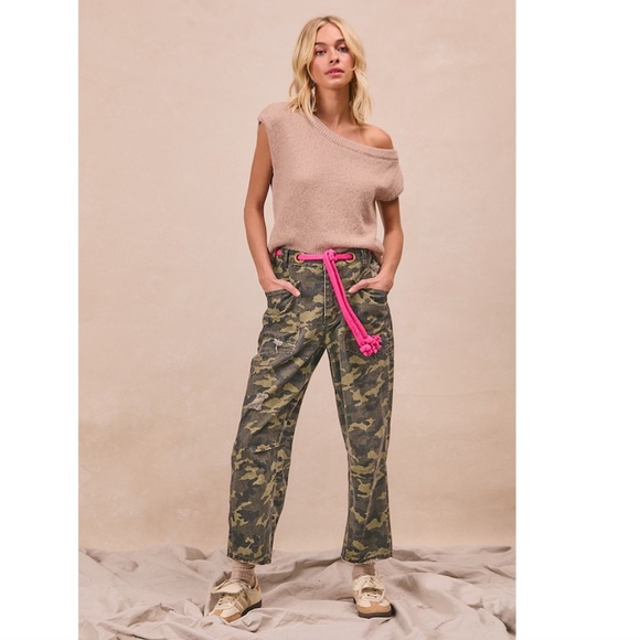 🌟 “The Harper" Braided Belt Camo Jeans - Picture 2 of 4